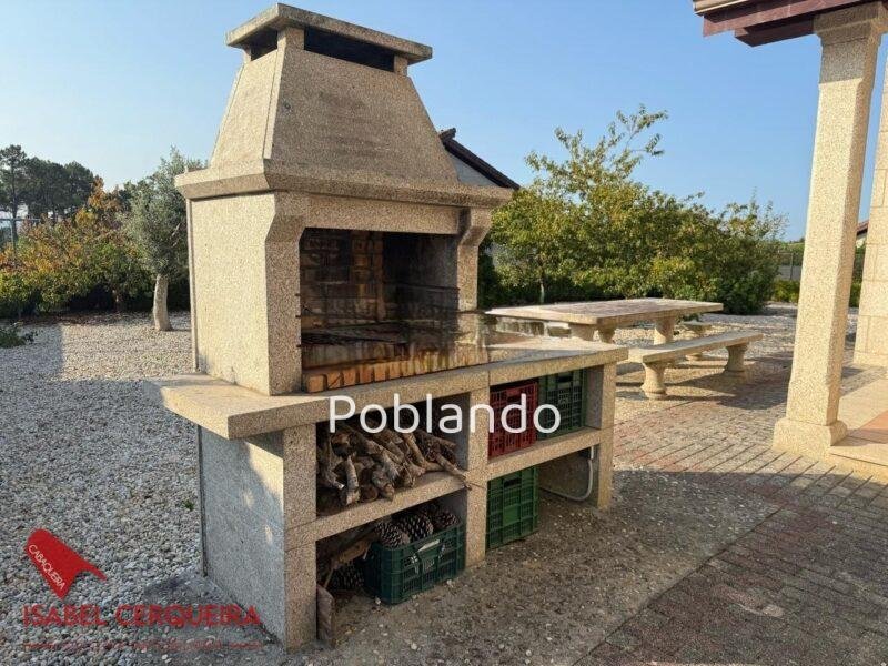CASA DE PIEDRA EN TOMIÑO | 181 M², 4 DORMITORIOS Y AMPLIO JARDÍN PRIVADO — foto 6
