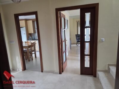 CASA DE PIEDRA EN TOMIÑO | 181 M², 4 DORMITORIOS Y AMPLIO JARDÍN PRIVADO