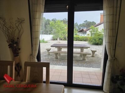 CASA DE PIEDRA EN TOMIÑO | 181 M², 4 DORMITORIOS Y AMPLIO JARDÍN PRIVADO