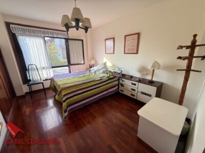 CASA DE PIEDRA EN TOMIÑO | 181 M², 4 DORMITORIOS Y AMPLIO JARDÍN PRIVADO