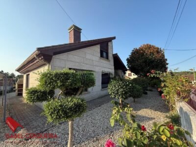 CASA DE PIEDRA EN TOMIÑO | 181 M², 4 DORMITORIOS Y AMPLIO JARDÍN PRIVADO