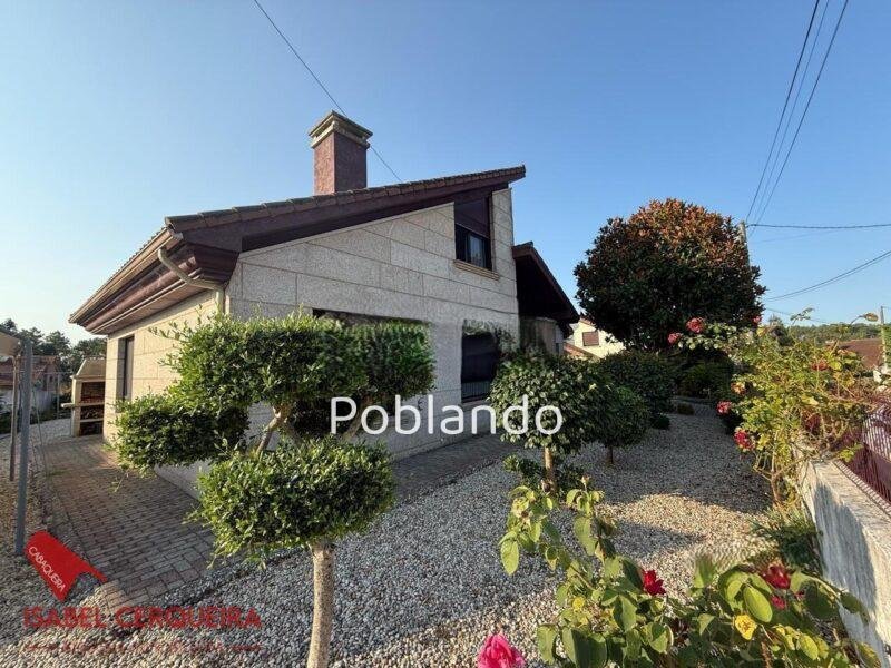 CASA DE PIEDRA EN TOMIÑO | 181 M², 4 DORMITORIOS Y AMPLIO JARDÍN PRIVADO