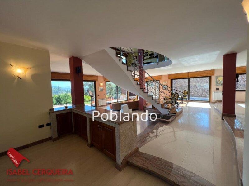 LUJO, PRIVACIDAD Y ESPACIO | CHALET DE 603 m² EN O ROSAL