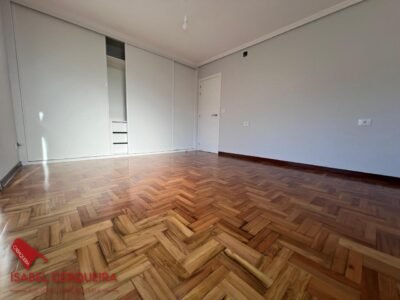 CHALET CON PISCINA, VIÑEDO, GRAN GARAJE Y CASA DE PIEDRA