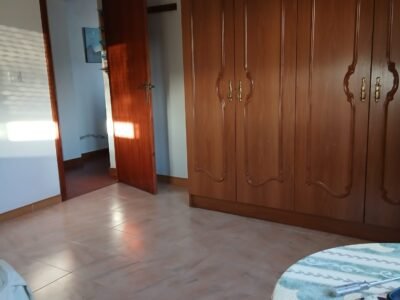 Finca rústica de 6 hectáreas con casa, piscina y 250 olivos, a 300 metros del pueblo