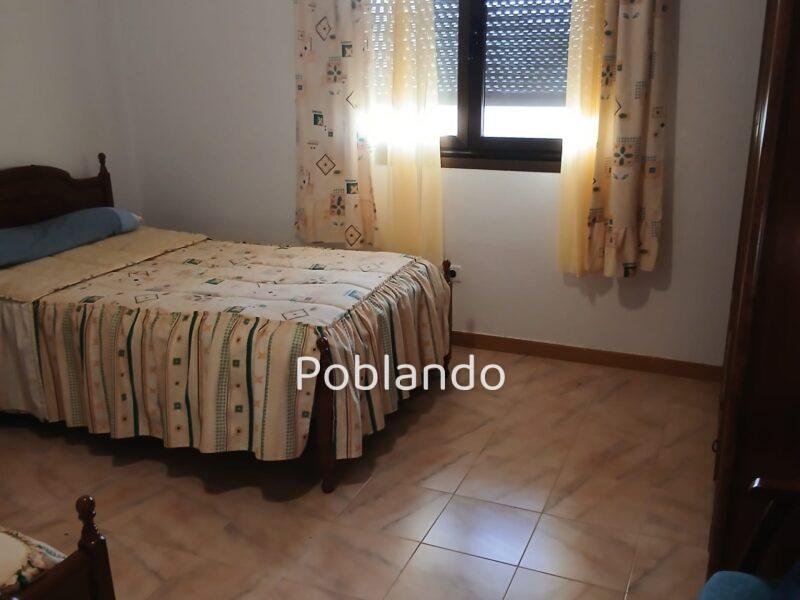 Finca rústica de 6 hectáreas con casa, piscina y 250 olivos, a 300 metros del pueblo