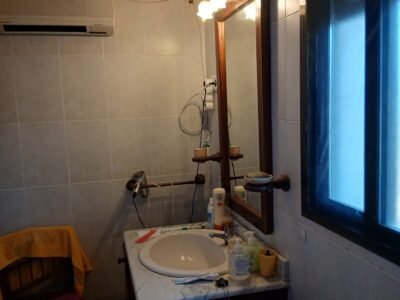 Finca rústica de 6 hectáreas con casa, piscina y 250 olivos, a 300 metros del pueblo
